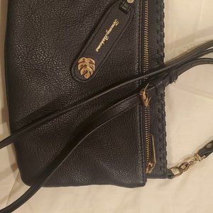 Tommy bahamas WomanSmall Black Crossbody purses,Good Condition
